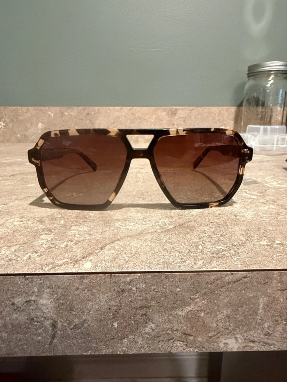 DIFF Cameron Sunglasses - Picture 3 of 4